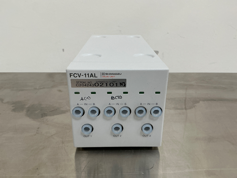 Image of Shimadzu FCV-11AL HPLC